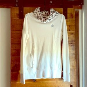 Volcom women hoodie W/FREE sample size Tarte